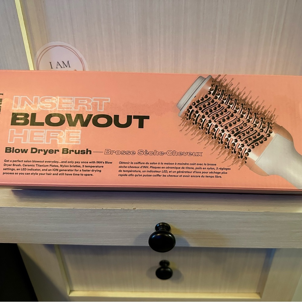 INNH Blow Dryer Brush.